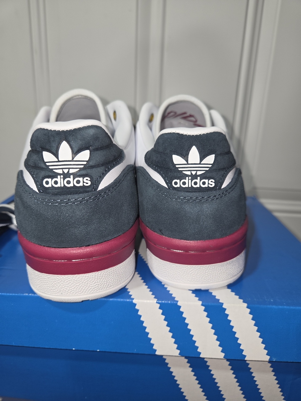 MENS 9.5 ADIDAS RIVALRY LOW DEMON SLAYER TENGEN Anime Shoes Leather 2024 Rare - Picture 8 of 13